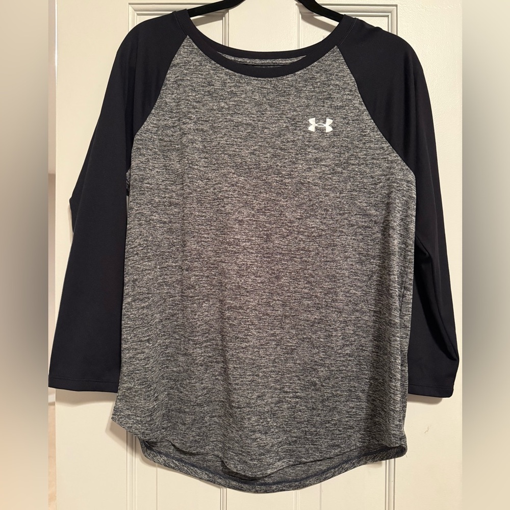 Under Armour Women’s Gray Black 3/4 Sleeve Athletic Top Medium